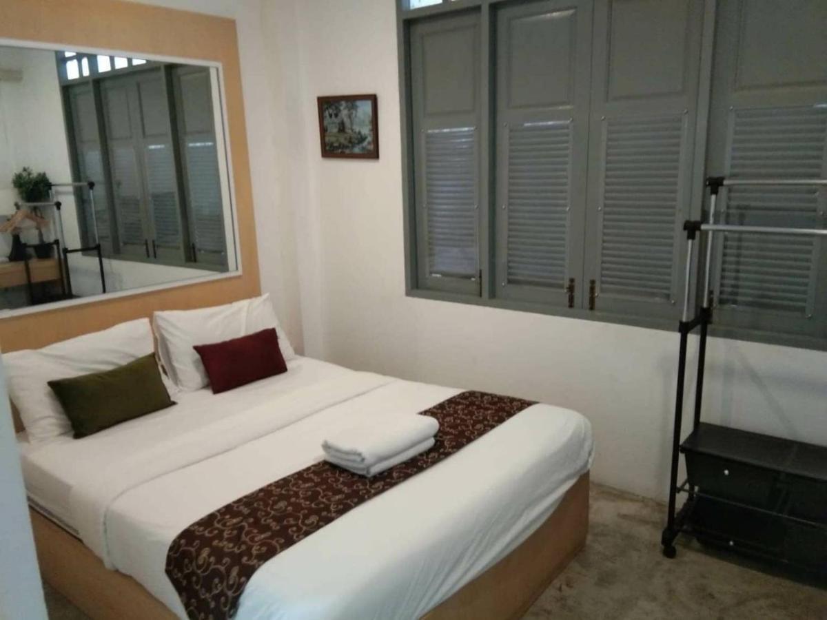 Jindabyne Cafe & Hostel Чиангмай Экстерьер фото