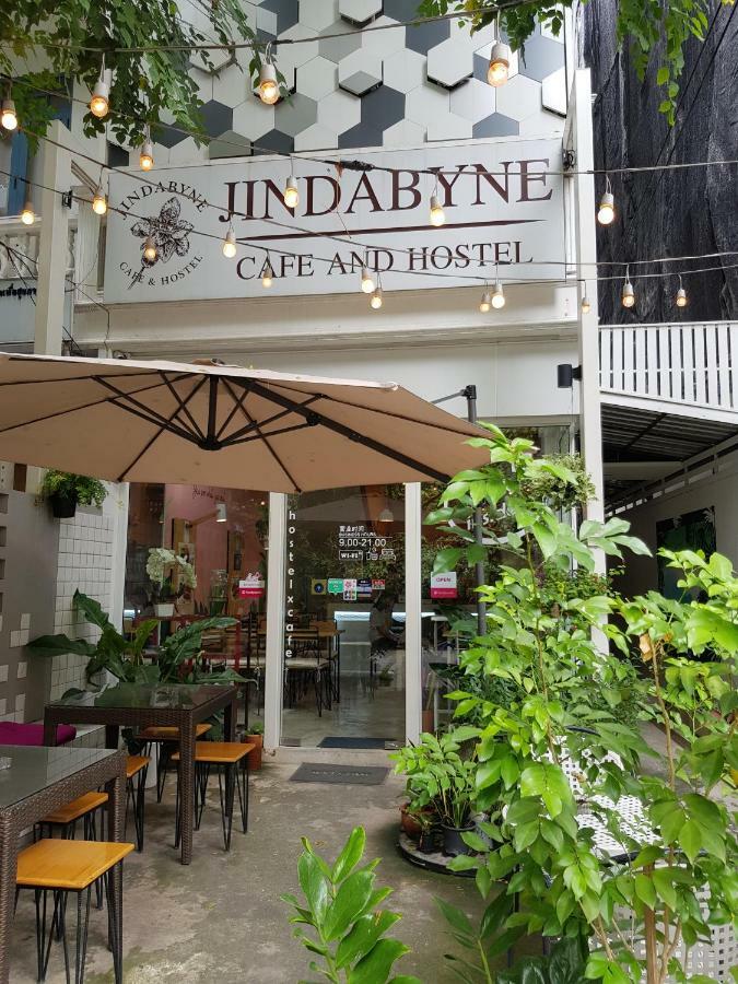 Jindabyne Cafe & Hostel Чиангмай Экстерьер фото